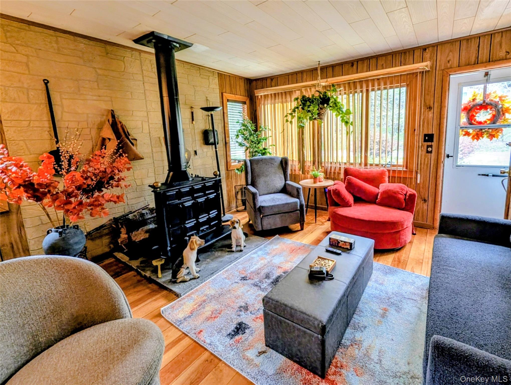 582 Lake Shore Lane Property Photo 3