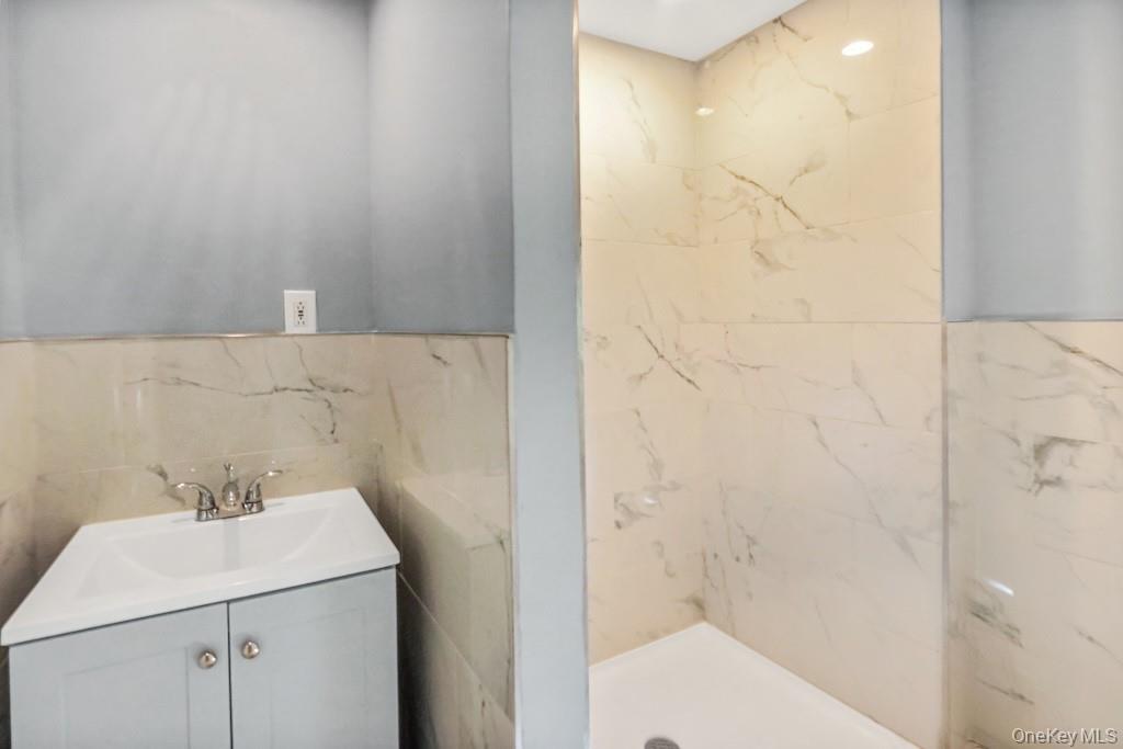 6 Bush Avenue Property Photo 17