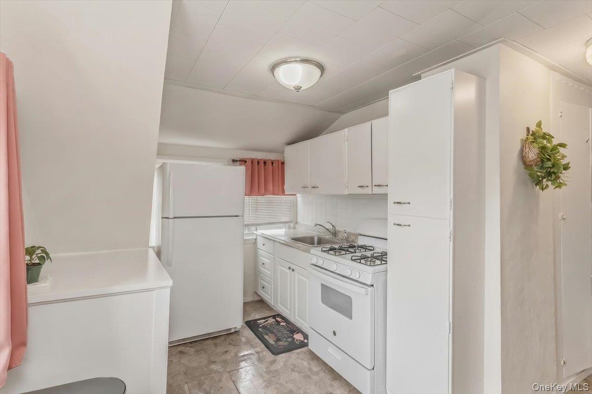 38 Wood Street Property Photo 10