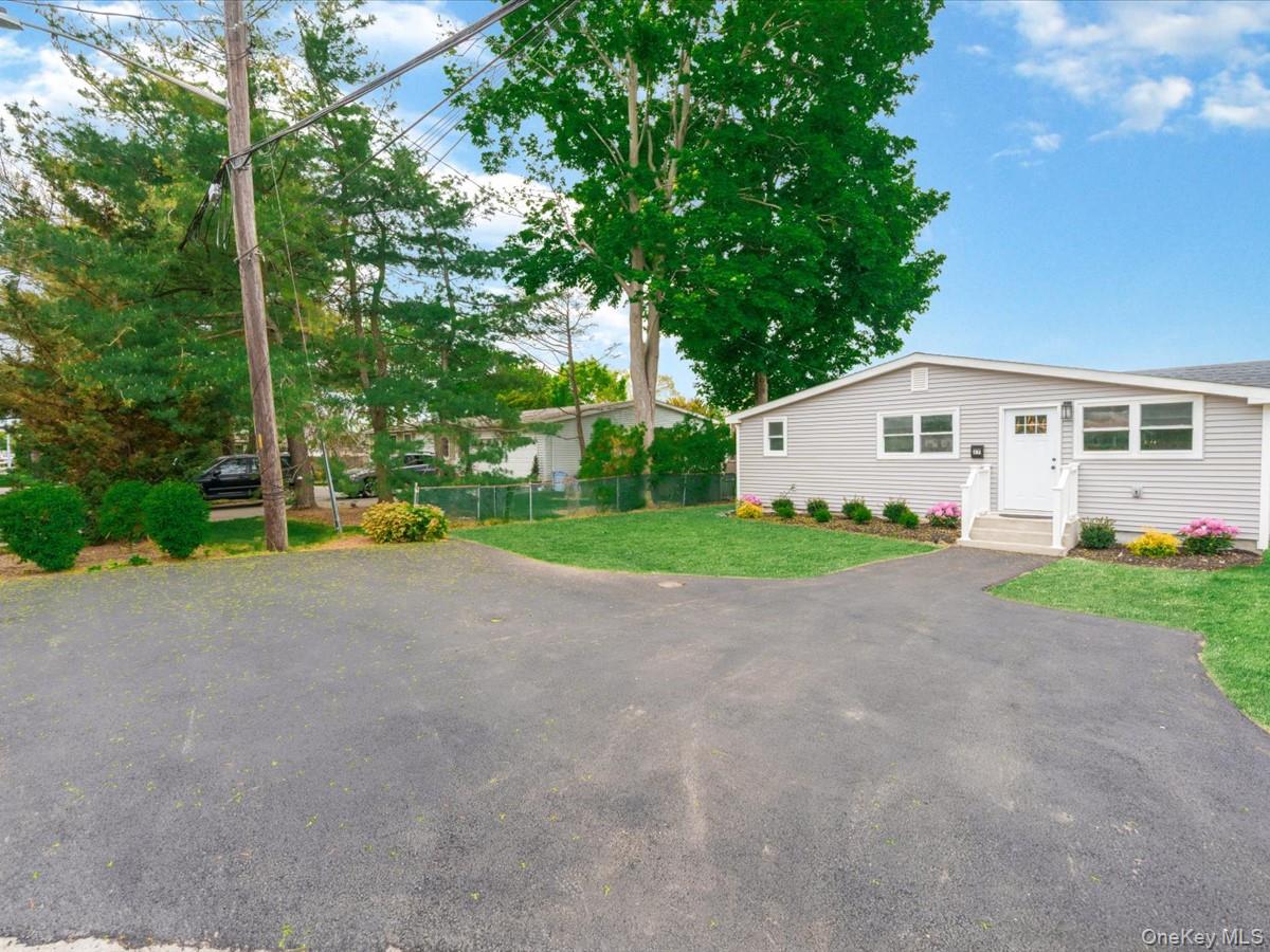 27 Old Farmingdale Road Property Photo 19