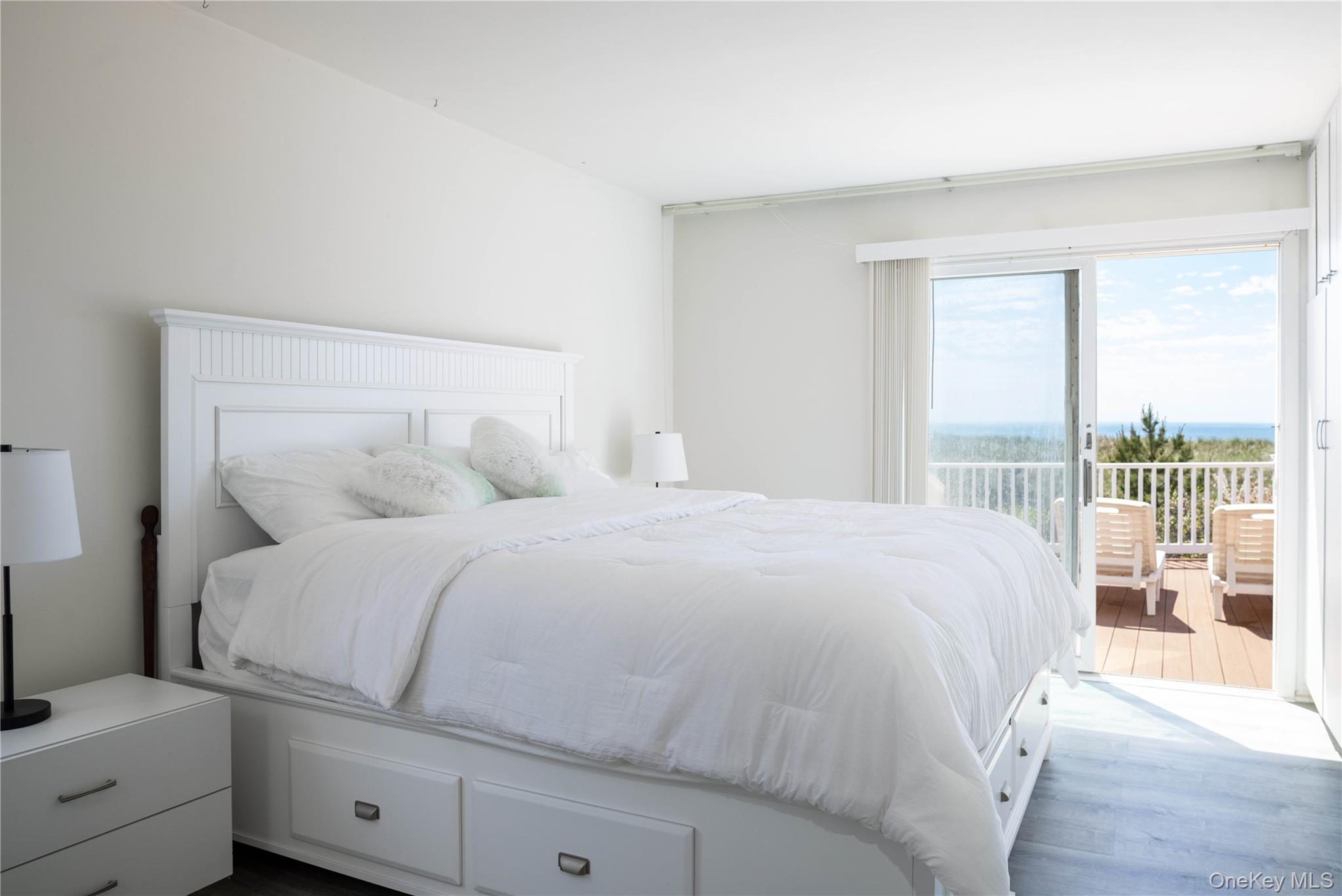 373 Dune Road Property Photo 10