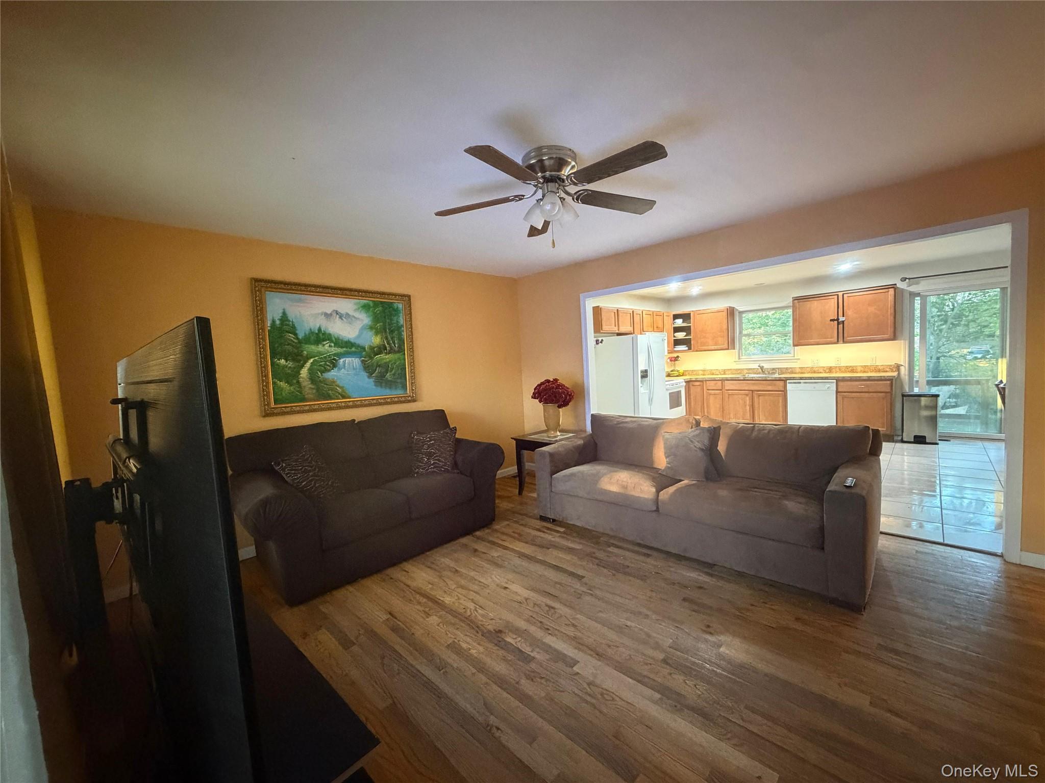 58 Flanders Boulevard Property Photo 2