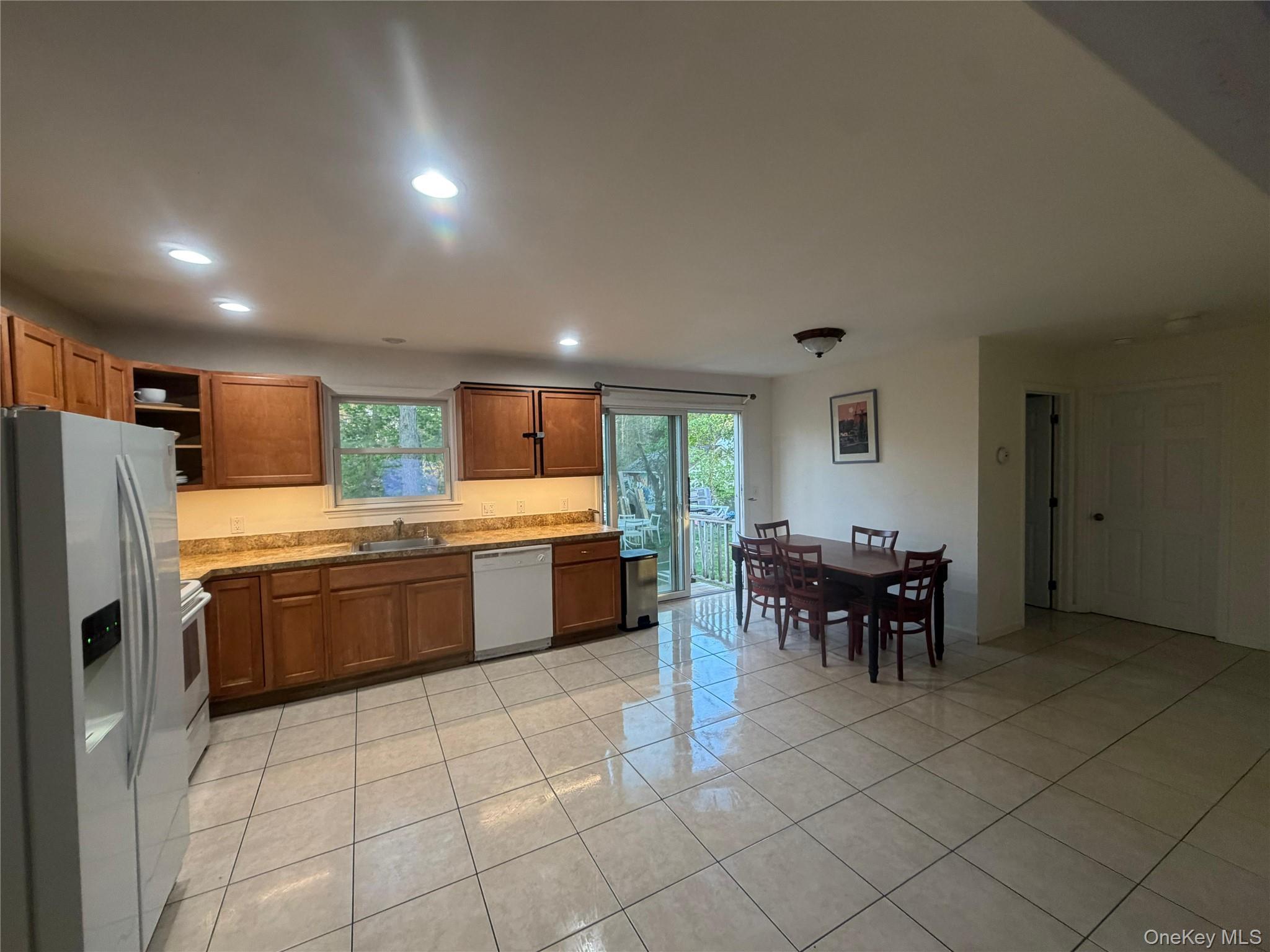 58 Flanders Boulevard Property Photo 3