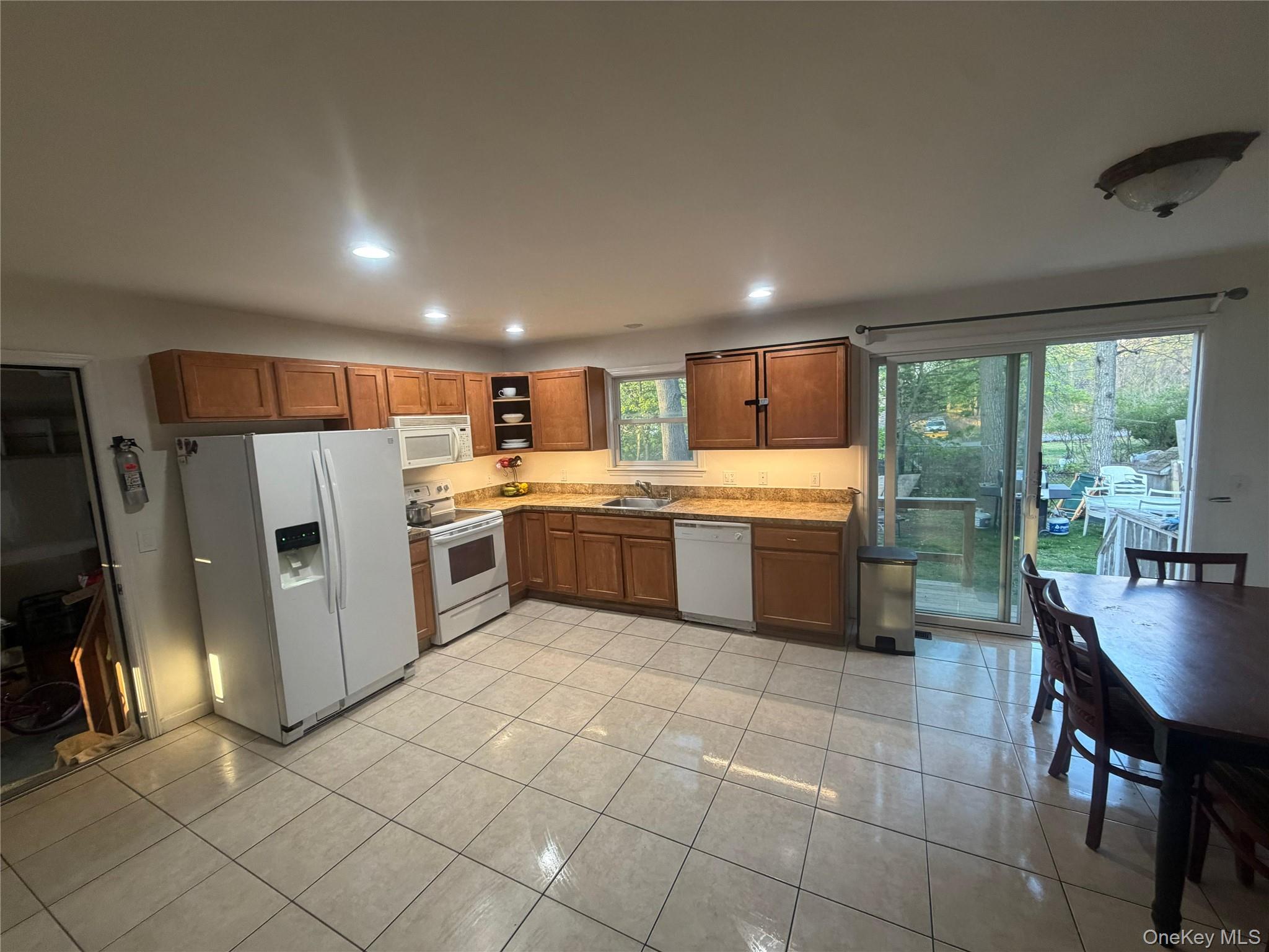 58 Flanders Boulevard Property Photo 4