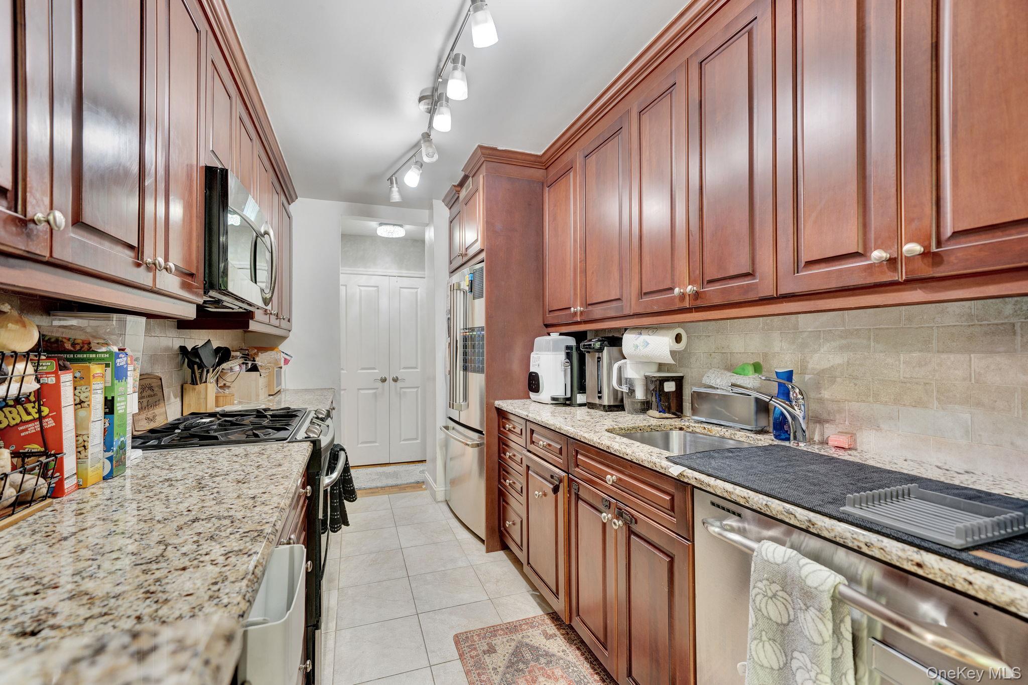 75-34 Bell Boulevard 1e Property Photo 14