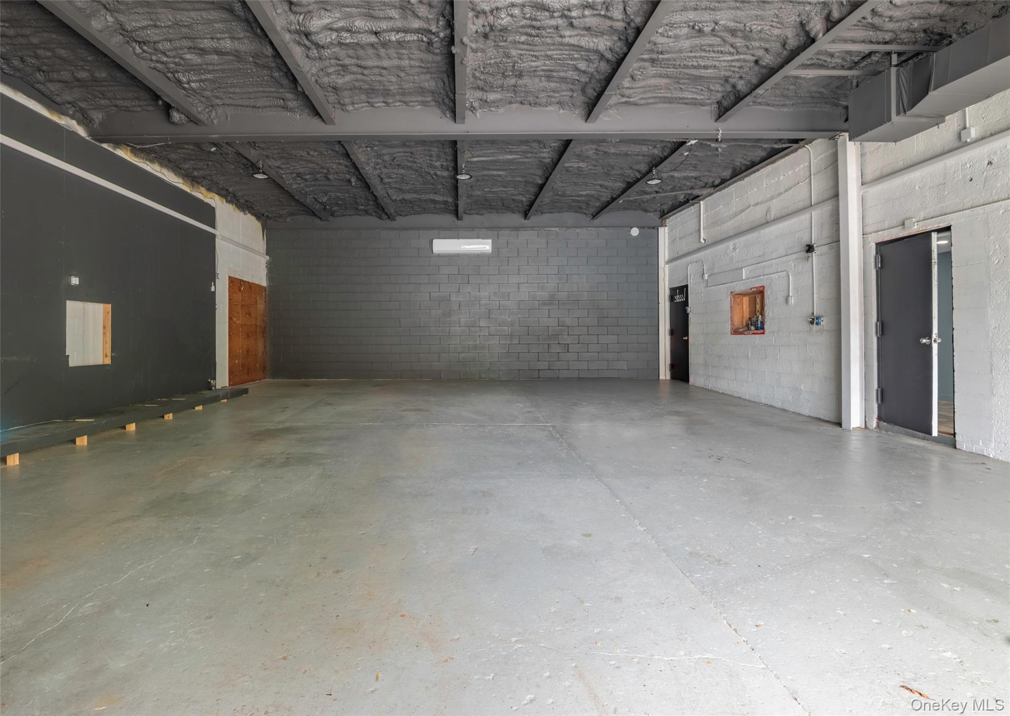 42-04/06 192nd Street Property Photo 10