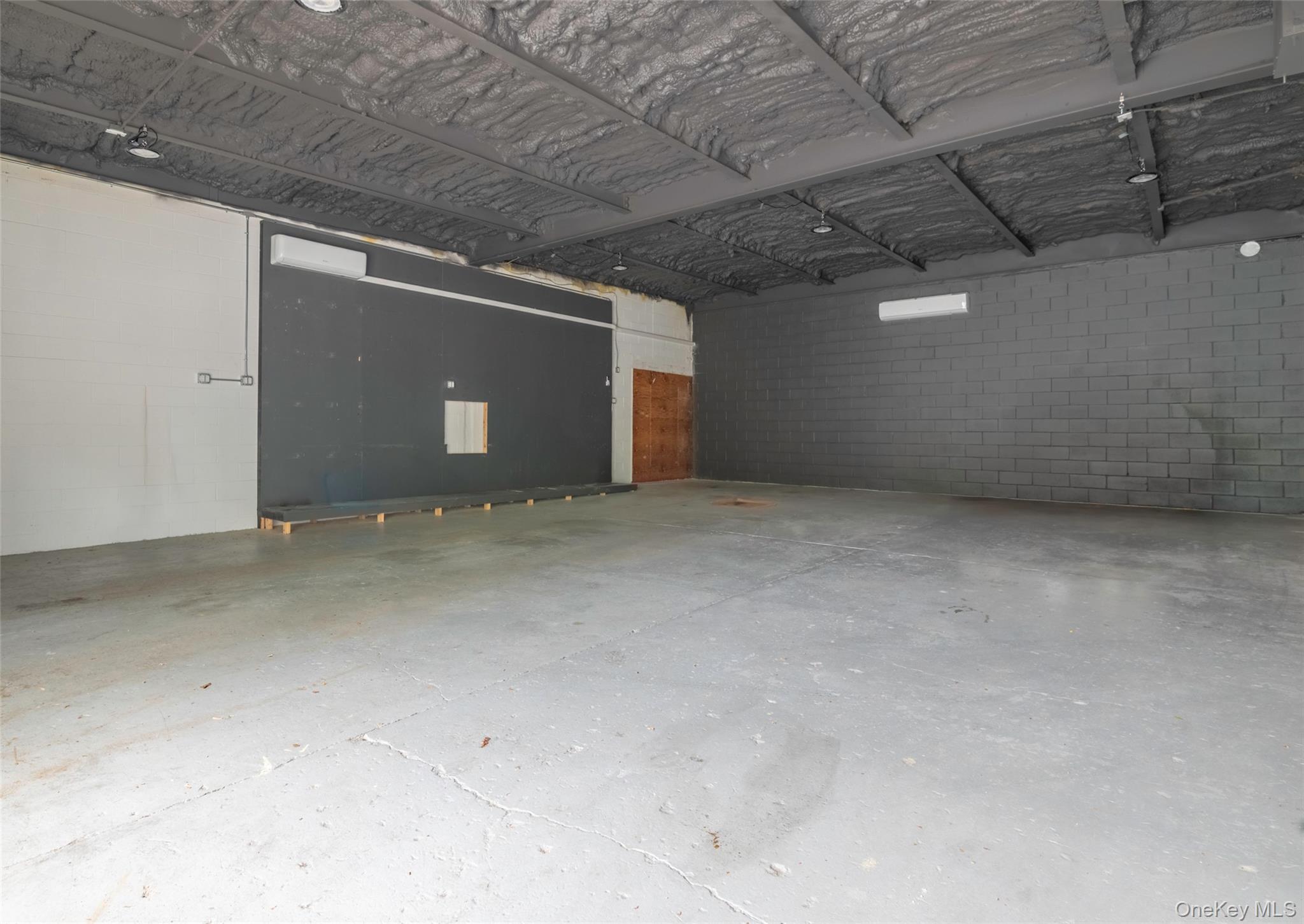 42-04/06 192nd Street Property Photo 11