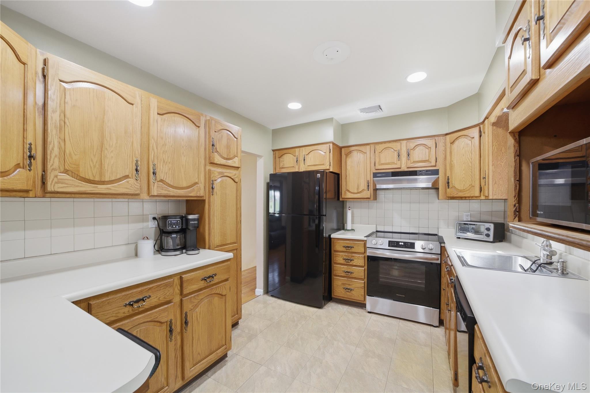 264 Buttonwood Avenue Property Photo 15