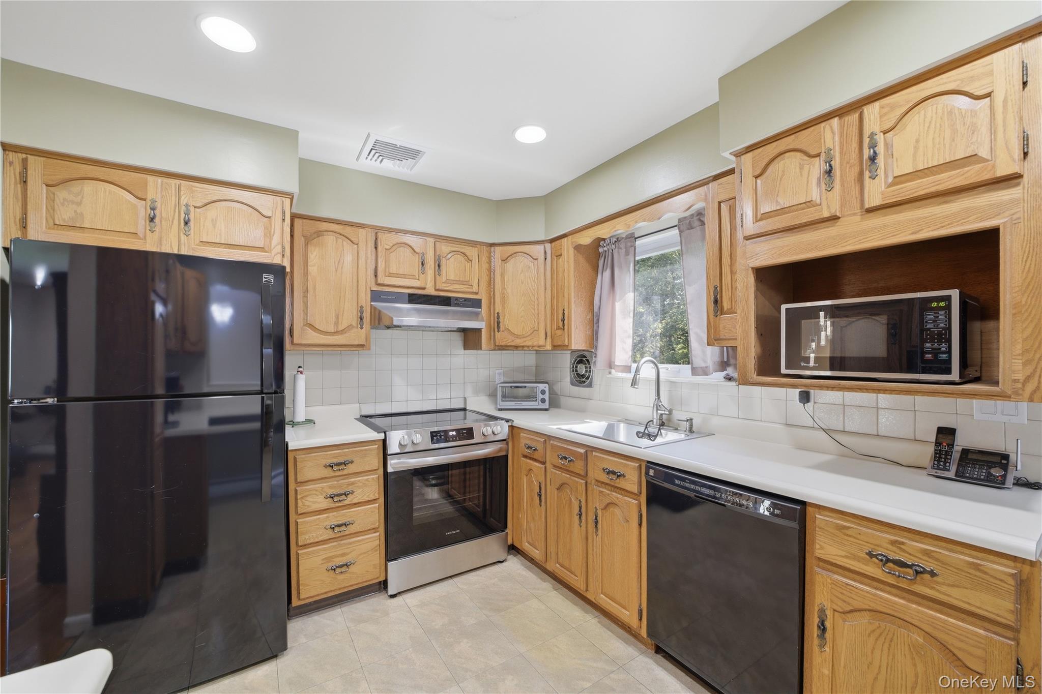 264 Buttonwood Avenue Property Photo 16