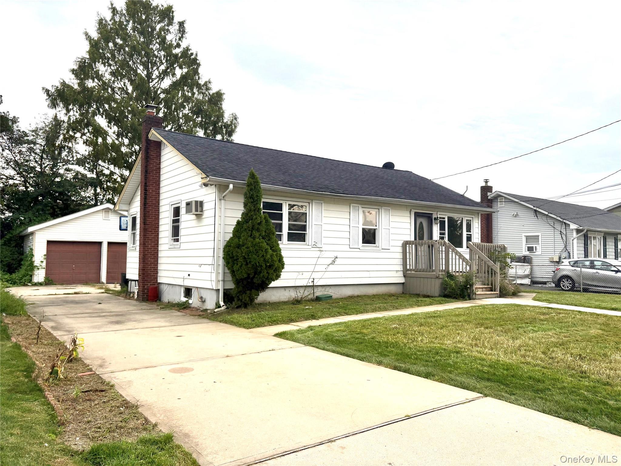 811 9th Street Property Photo 1