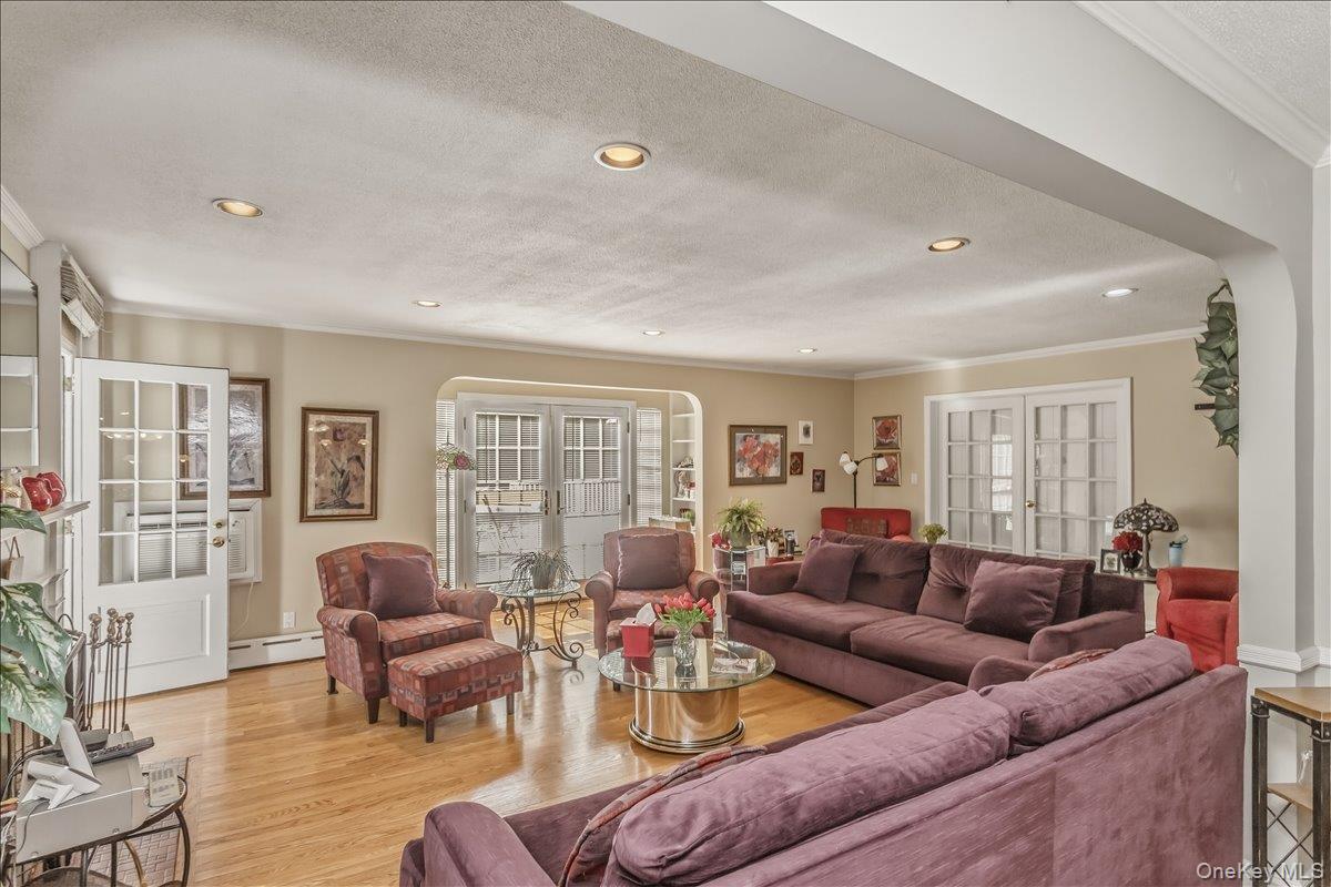 36 Roosevelt Place Property Photo 3