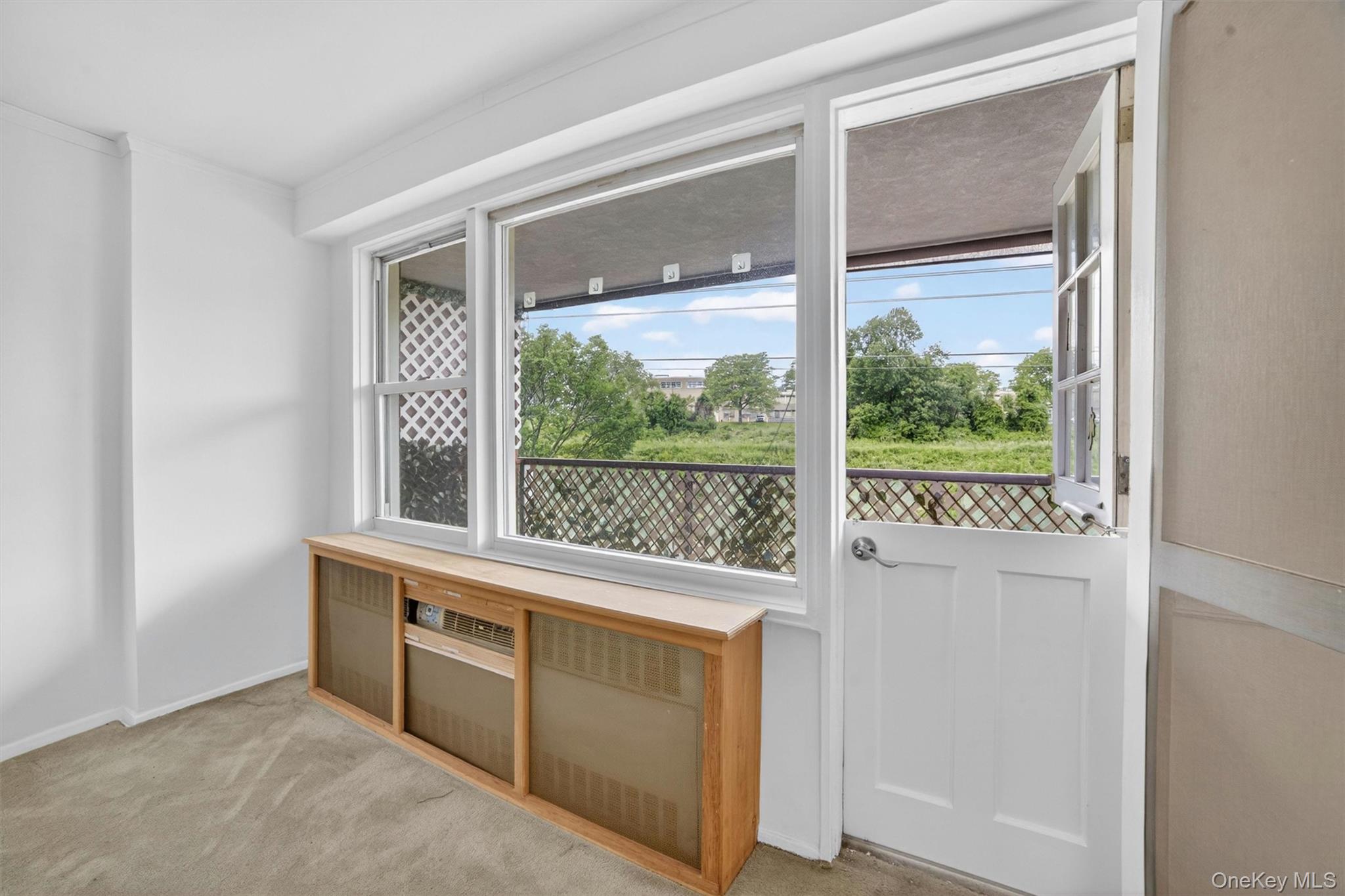 1853 Central Park Ave 7m Property Photo 8