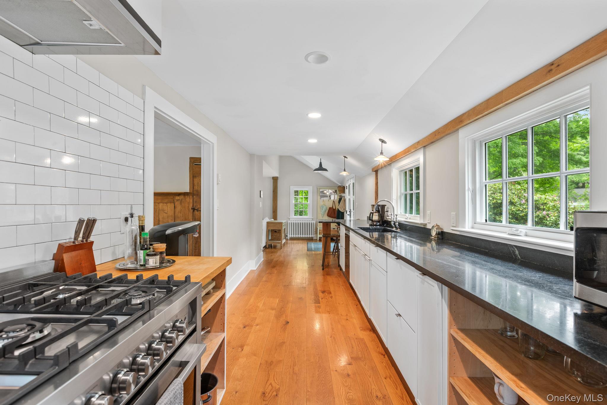 23 Pound Ridge Road Property Photo 16
