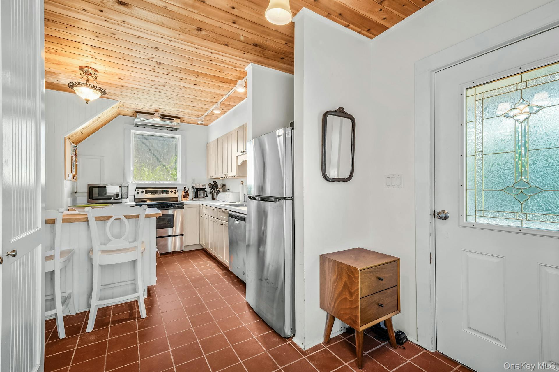 29 E Bayview Avenue Property Photo 12