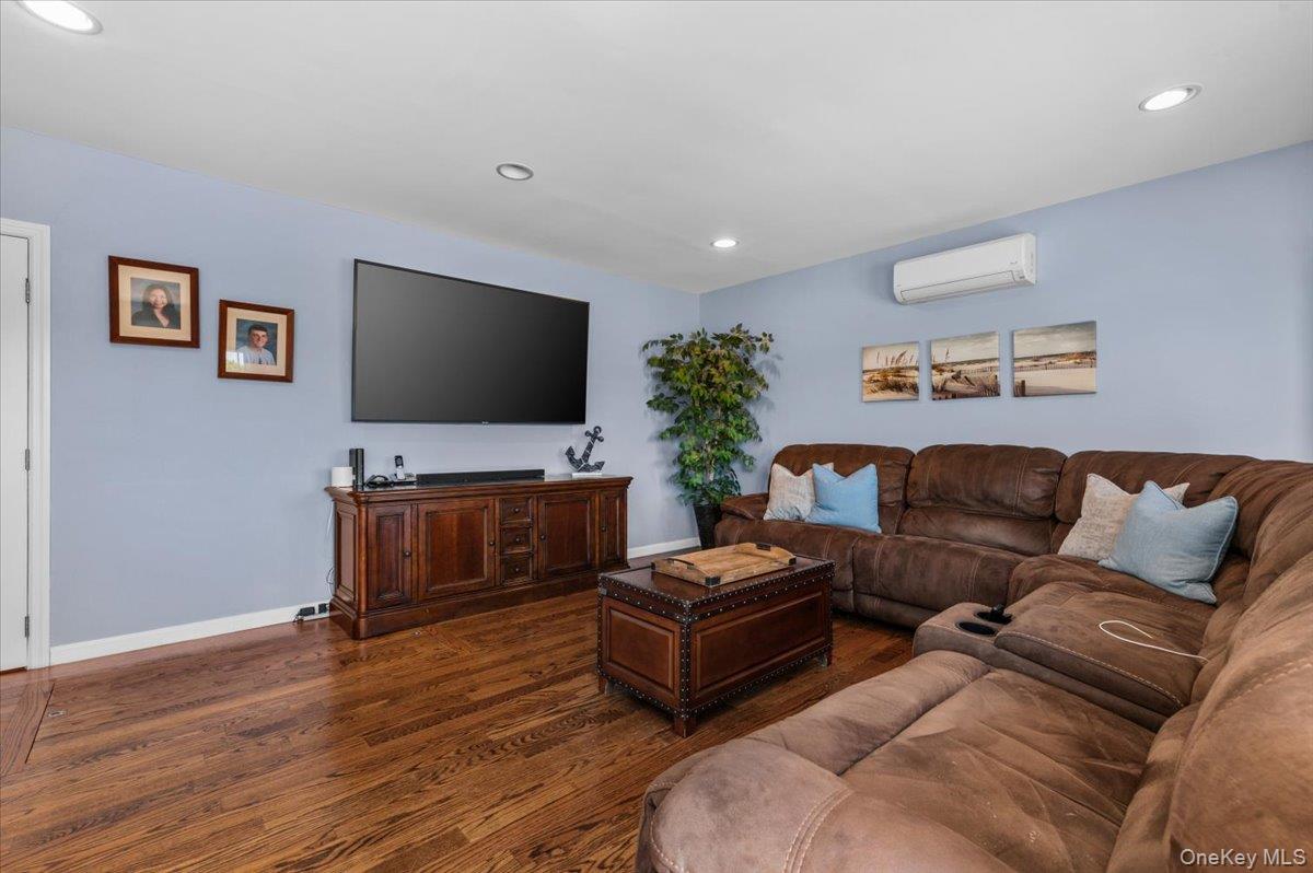 2968 Islip Court Property Photo 14