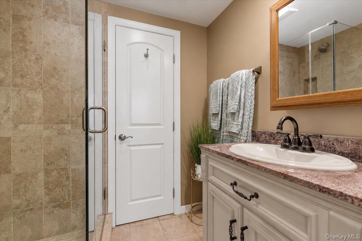2968 Islip Court Property Photo 27