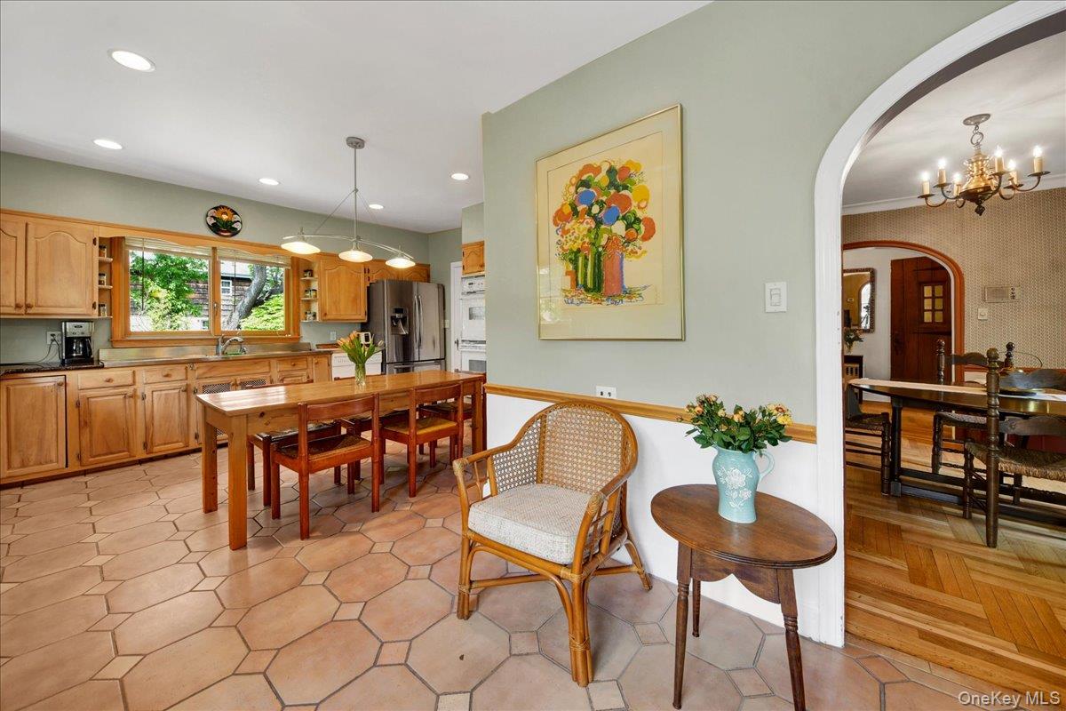 184 Commonwealth Avenue Property Photo 7