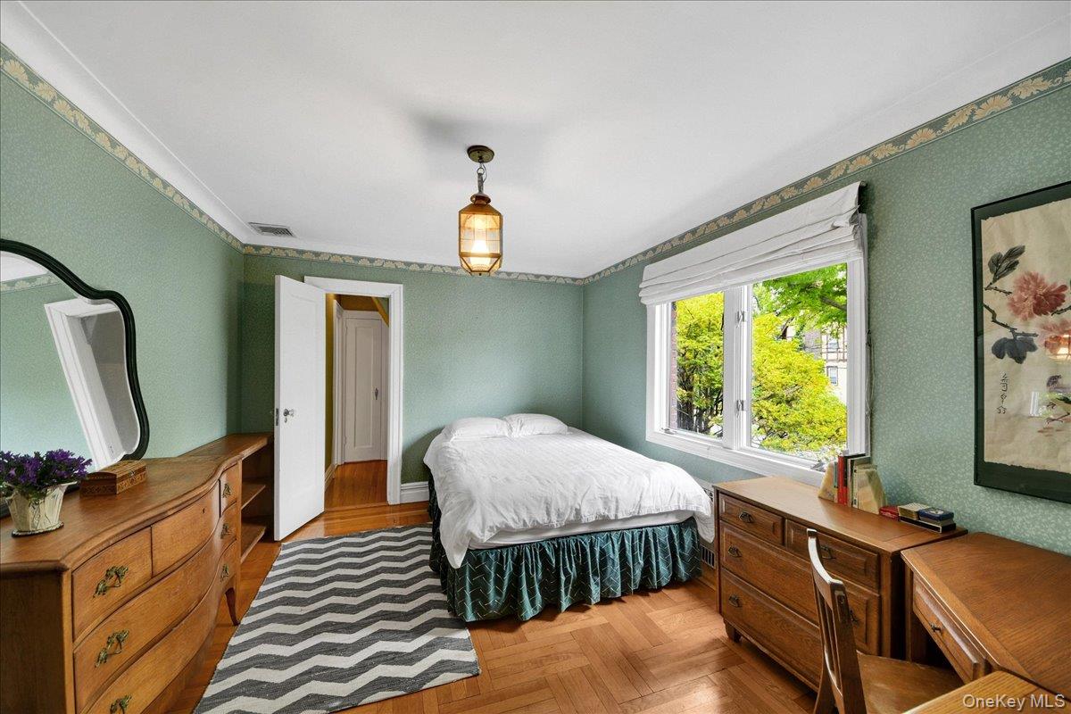 184 Commonwealth Avenue Property Photo 23