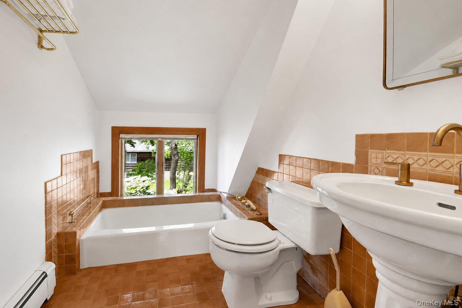 184 Commonwealth Avenue Property Photo 30