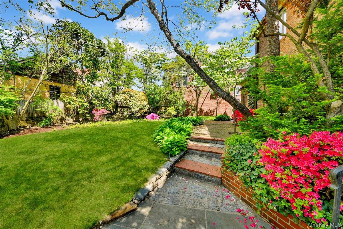 184 Commonwealth Avenue Property Photo 33