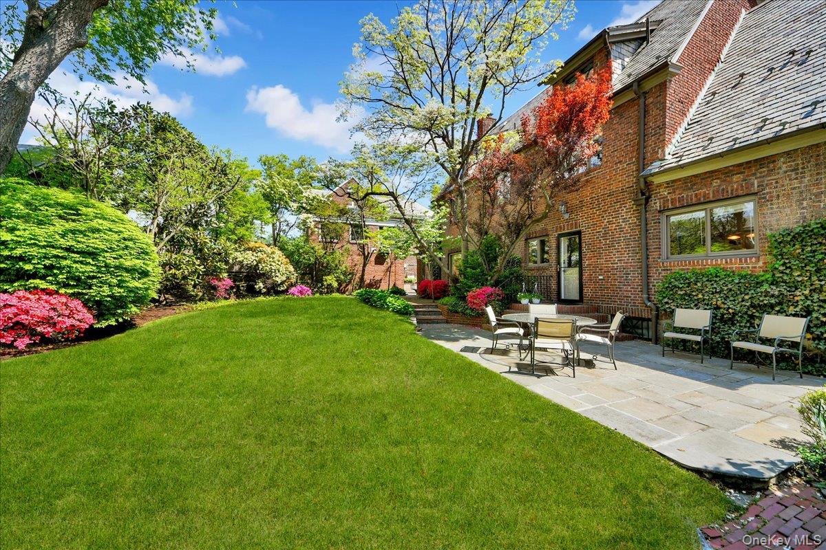 184 Commonwealth Avenue Property Photo 34