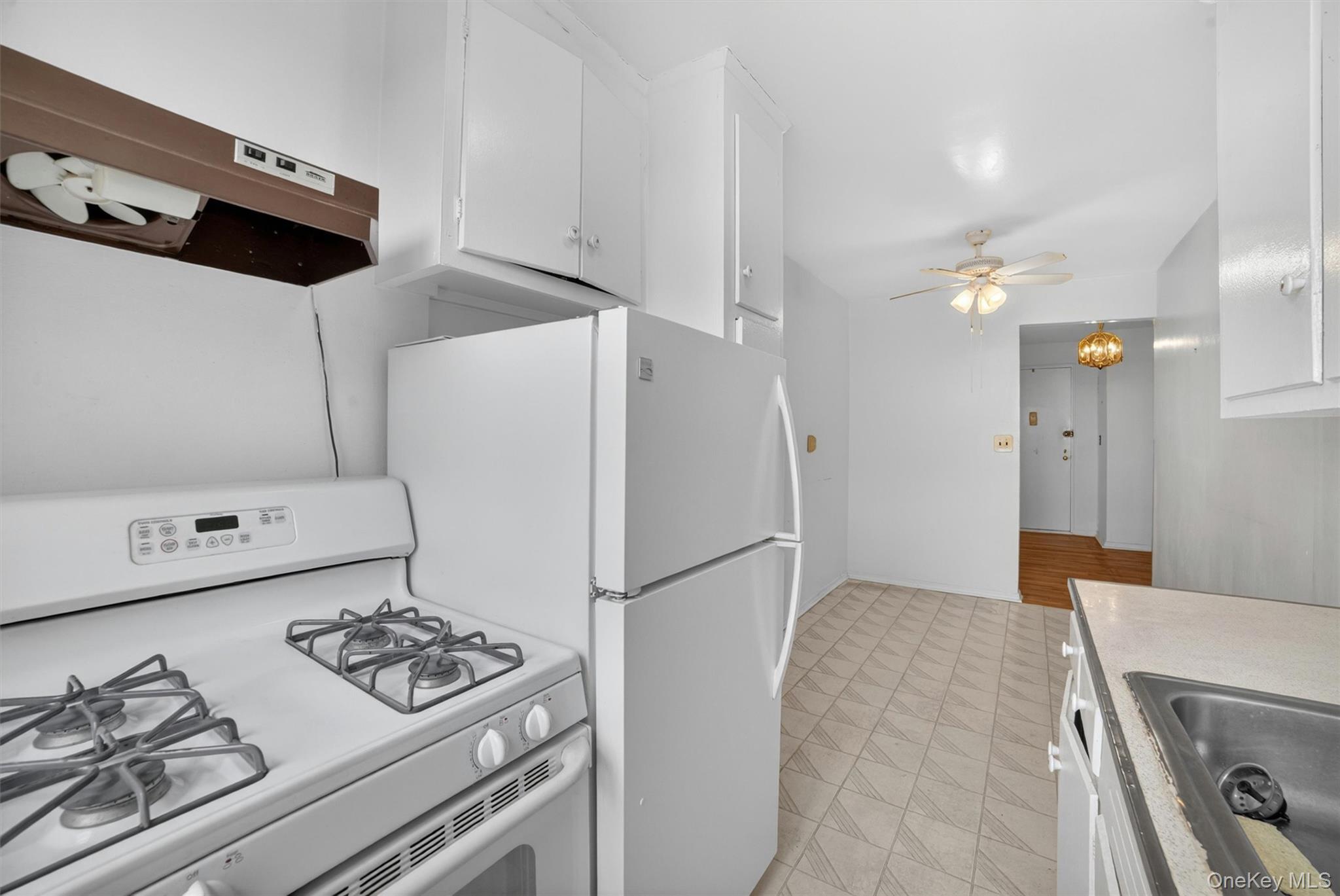 1304 Midland Avenue C78 Property Photo 21