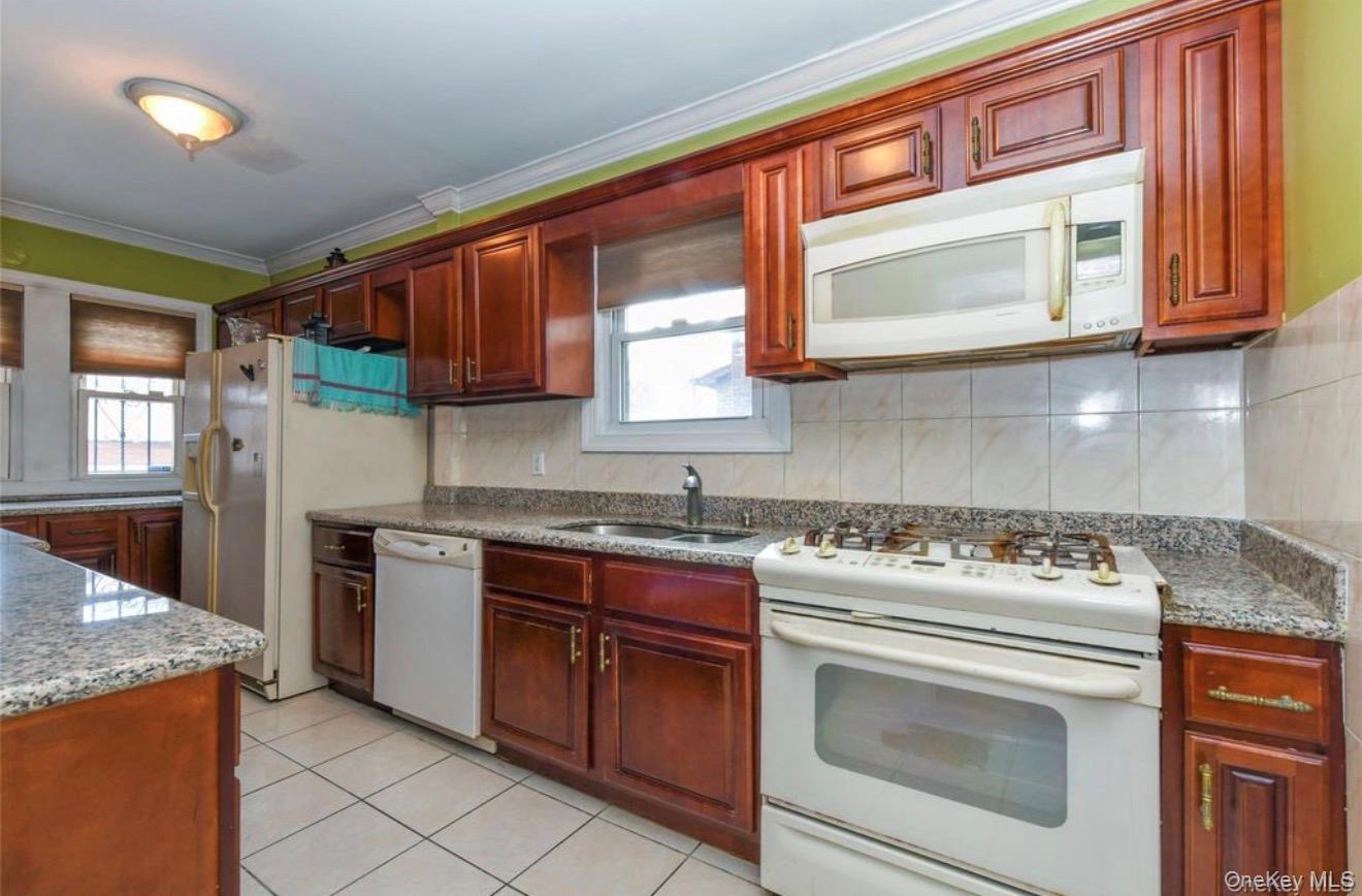8259 172nd Street Property Photo 9