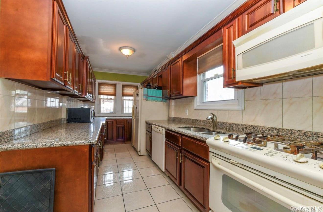 8259 172nd Street Property Photo 10