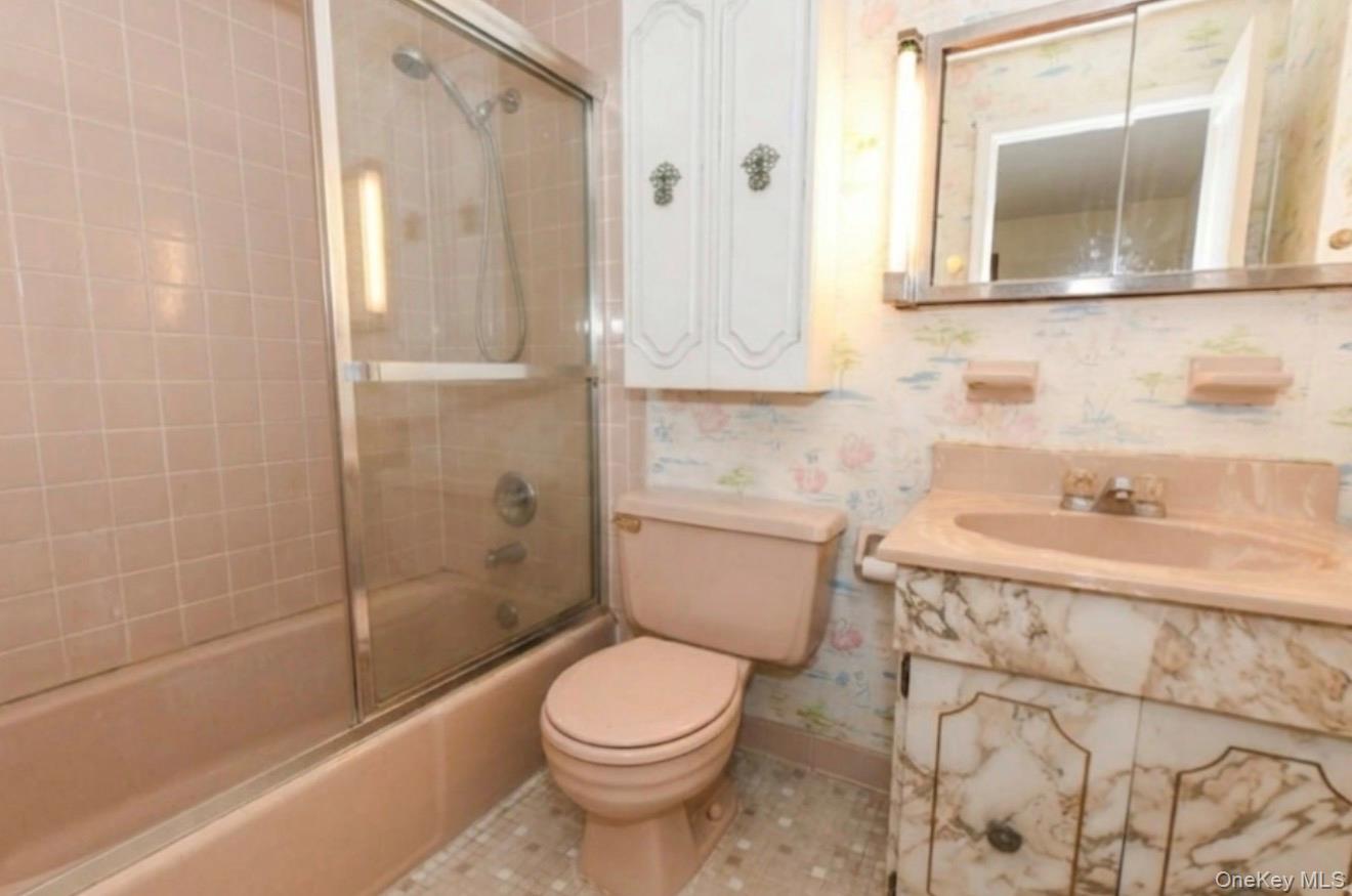 8259 172nd Street Property Photo 14