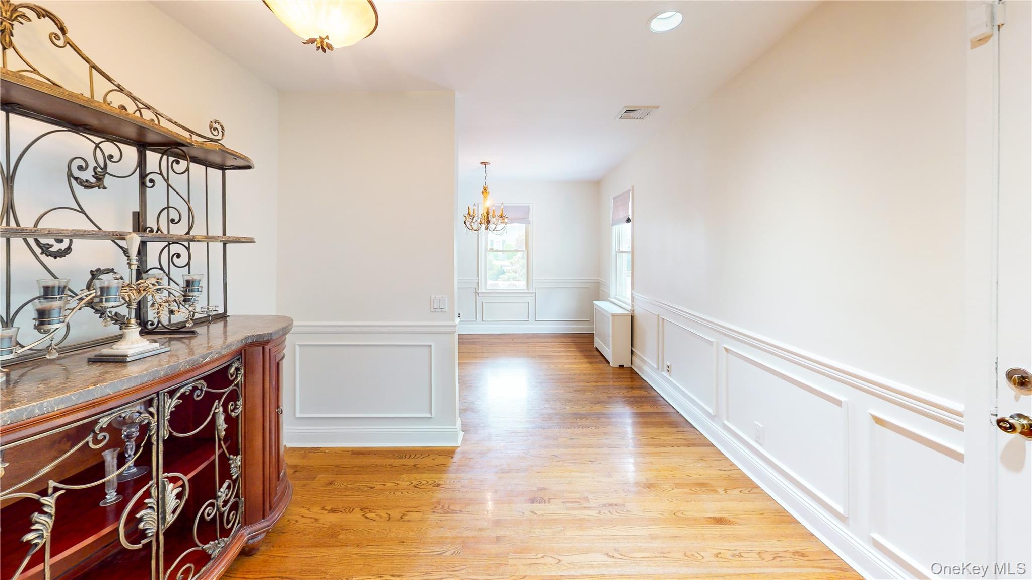 11 E Webster Street Property Photo 5