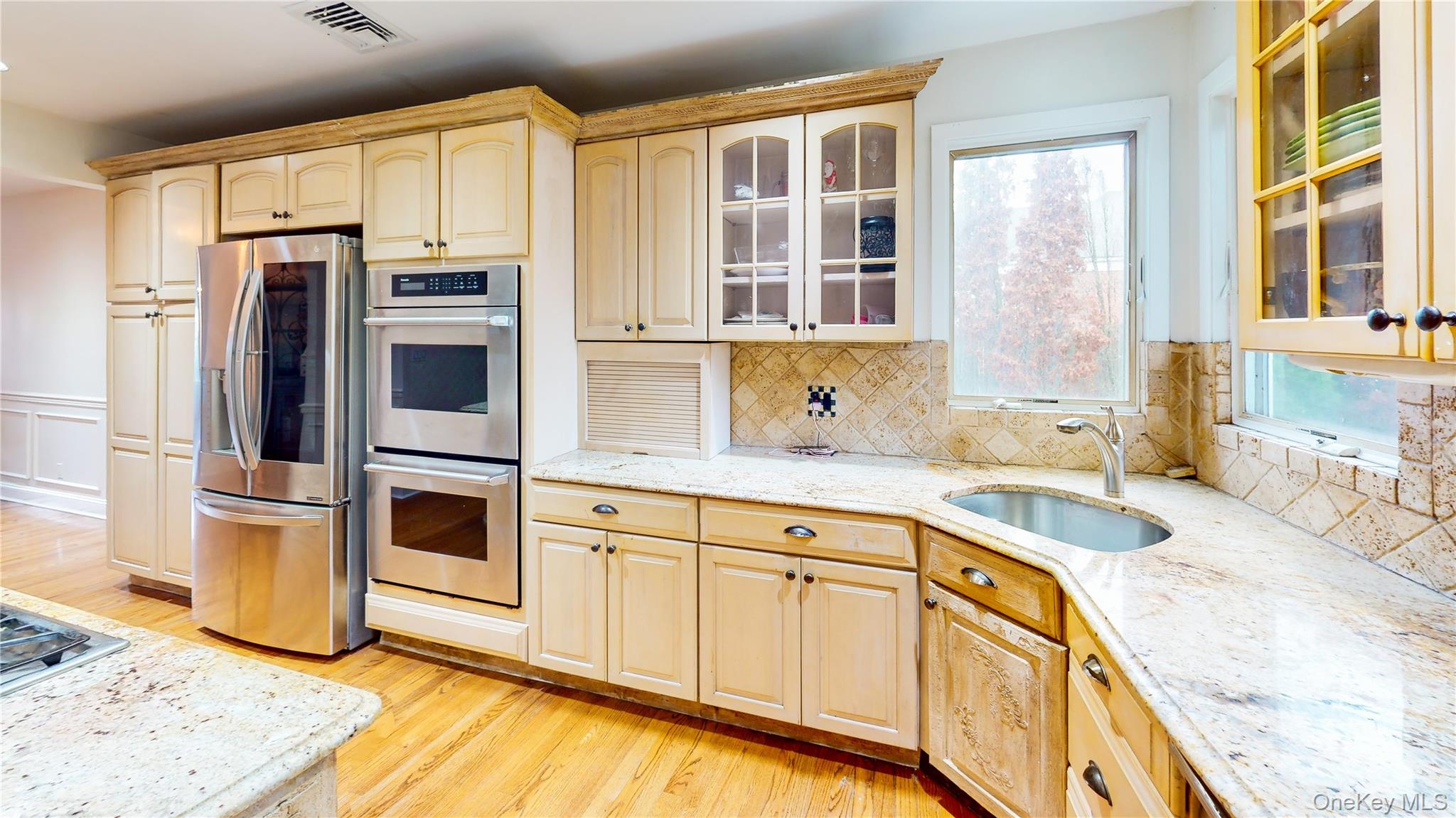 11 E Webster Street Property Photo 6