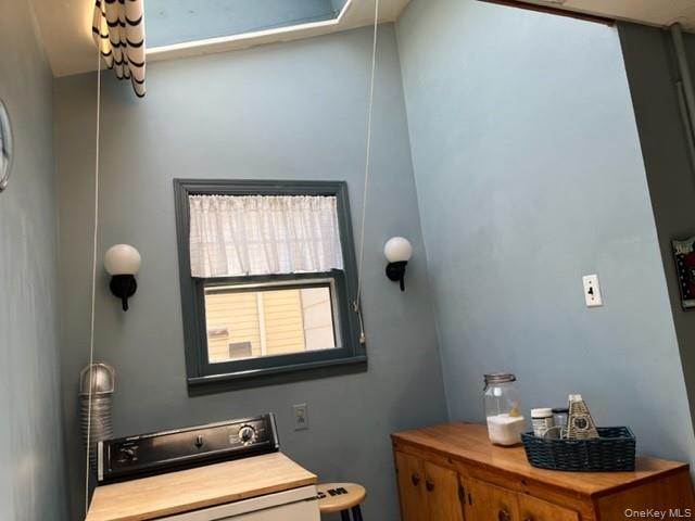 34-29 208 Street Property Photo 4
