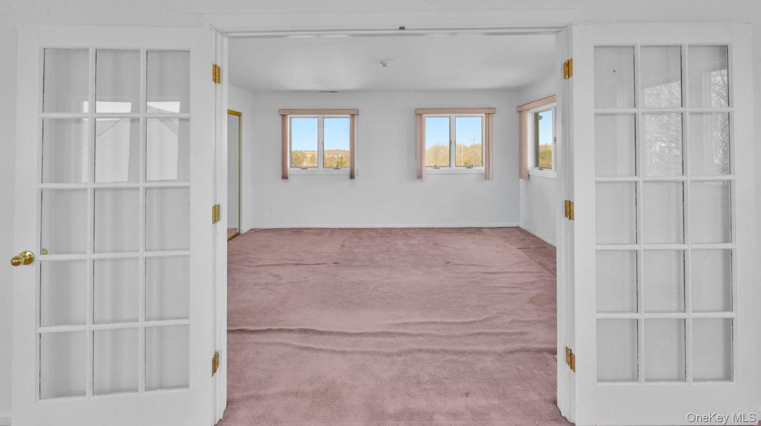 55 William Floyd Parkway Property Photo 34