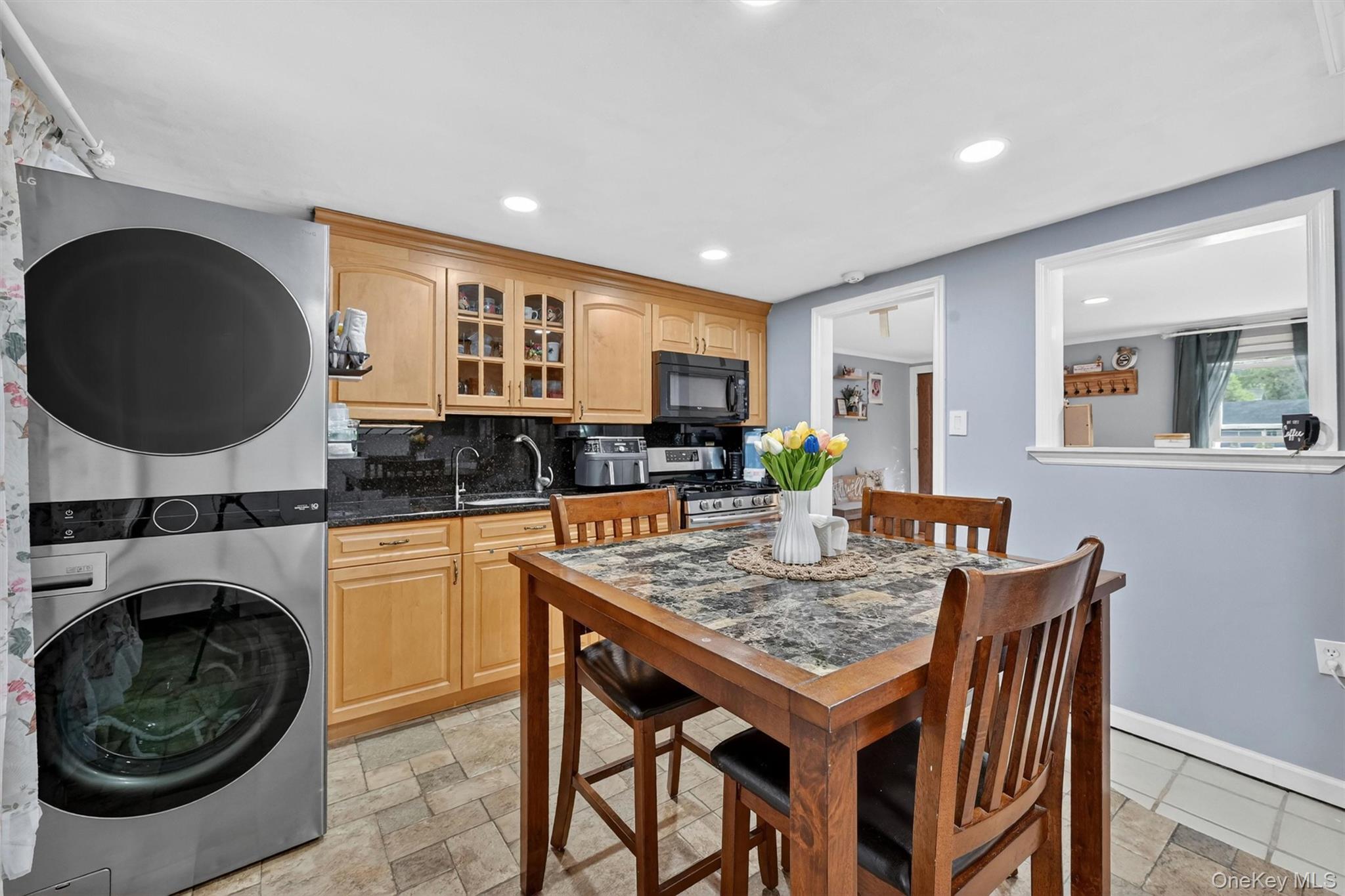 136 E Railroad Avenue Property Photo 10