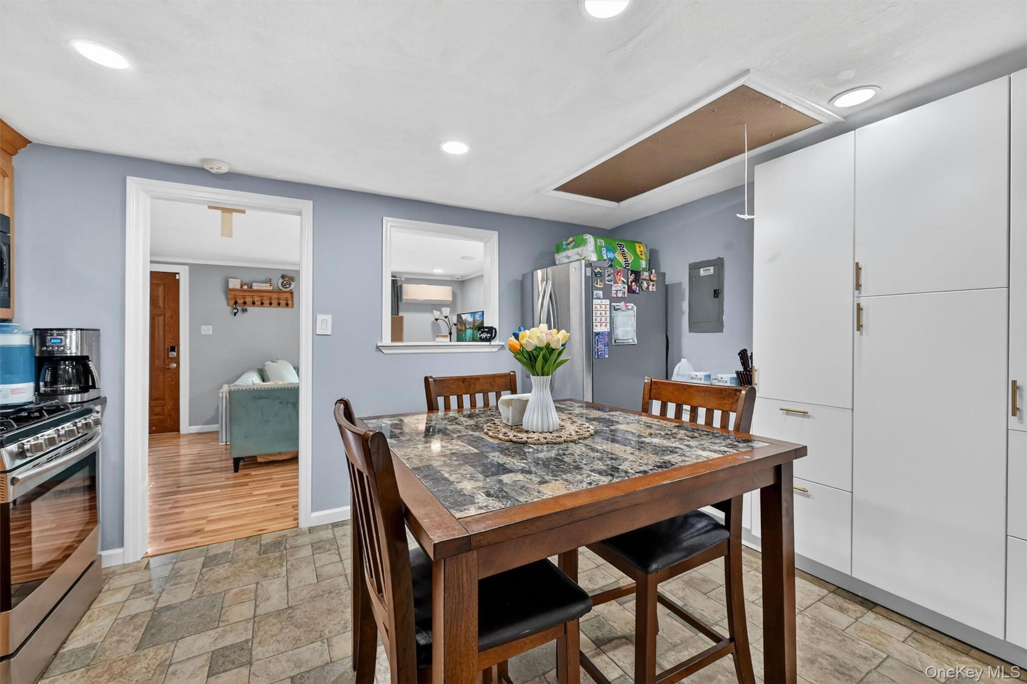136 E Railroad Avenue Property Photo 11