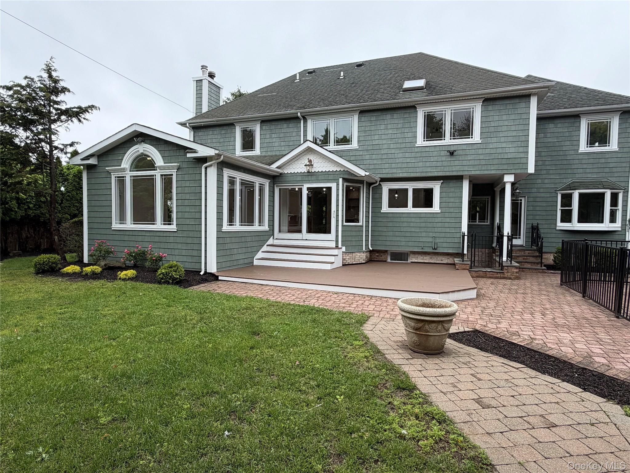 6 Robert Court Property Photo 5