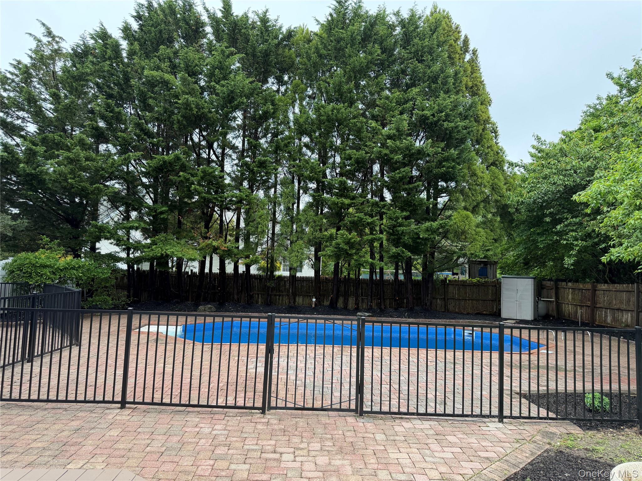 6 Robert Court Property Photo 7