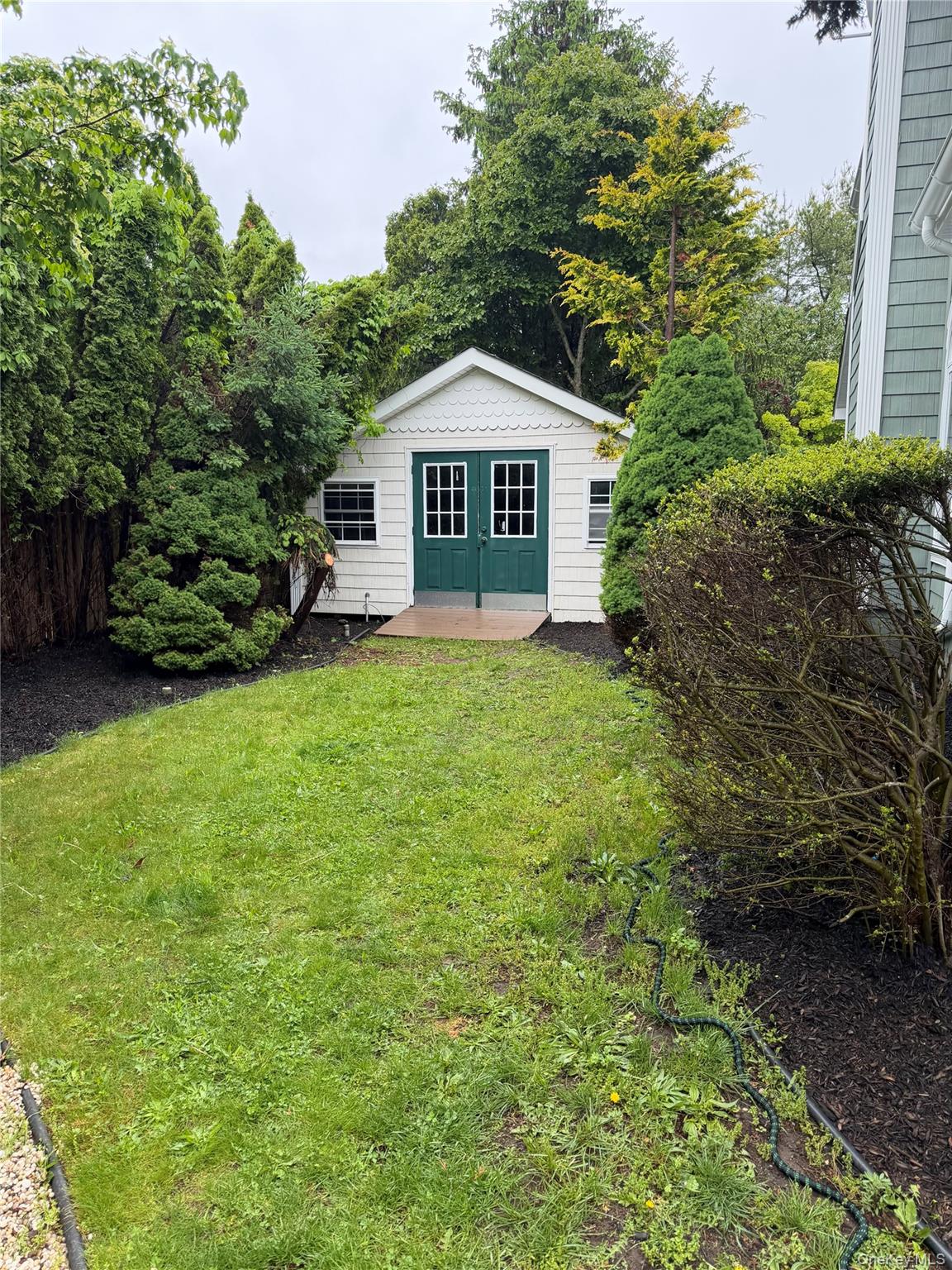 6 Robert Court Property Photo 9