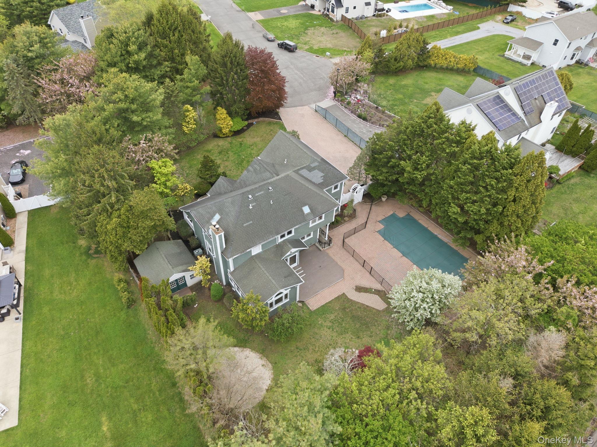 6 Robert Court Property Photo 10