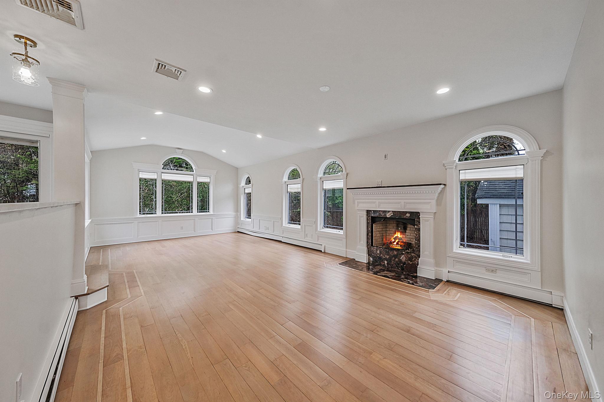 6 Robert Court Property Photo 15