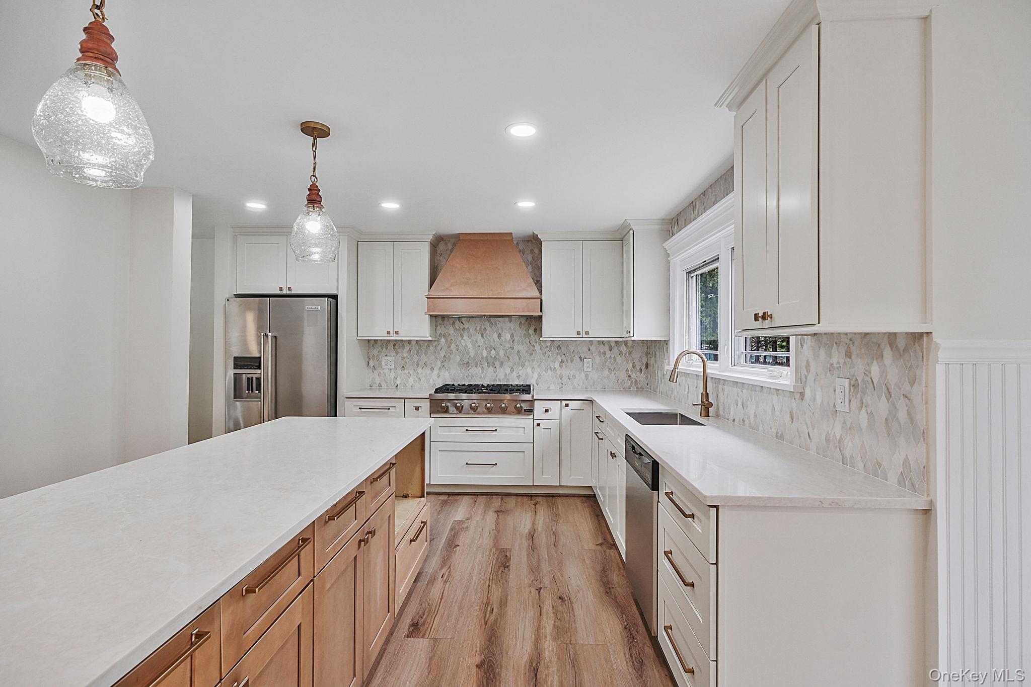 6 Robert Court Property Photo 17