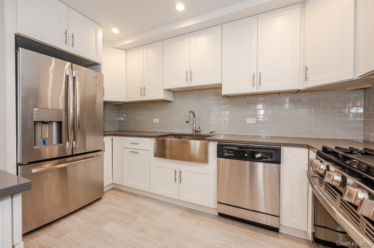 661 W Broadway 402 Property Photo 8