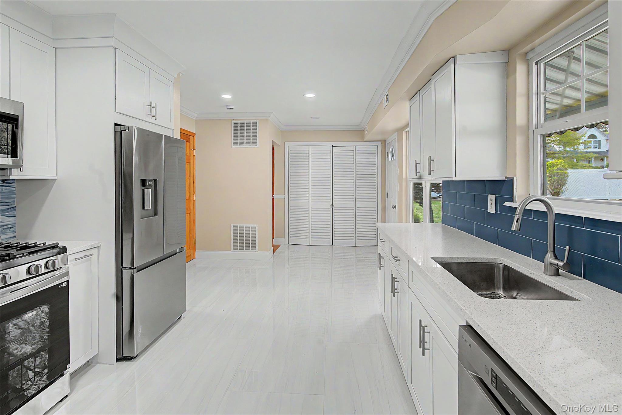 6 Lyons Lane Property Photo 8