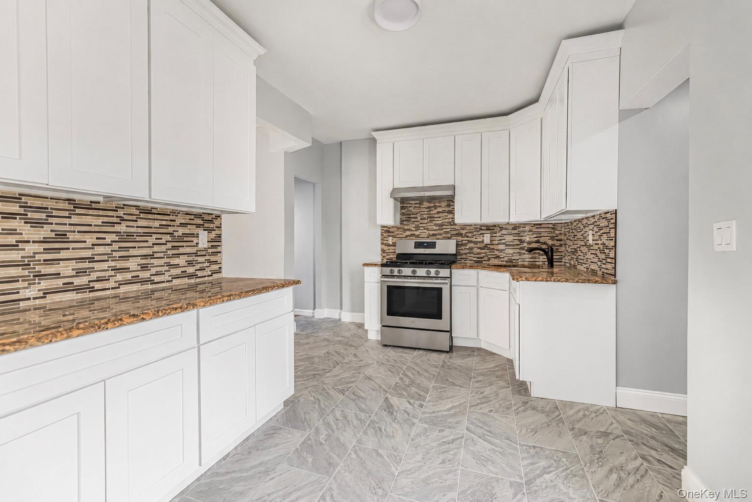 2215 Homer Avenue Property Photo 8