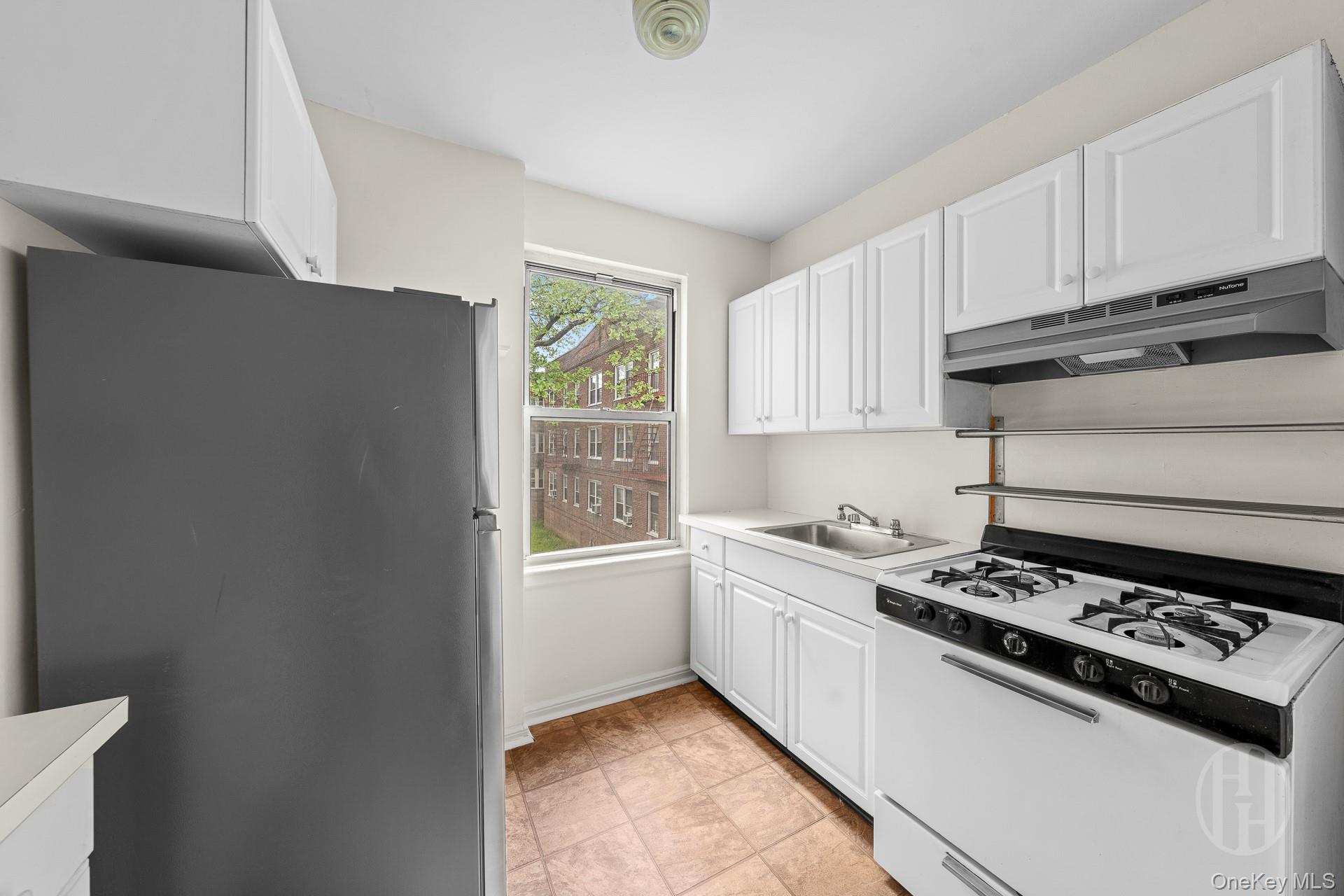 141-27 79th Avenue 2f Property Photo 7