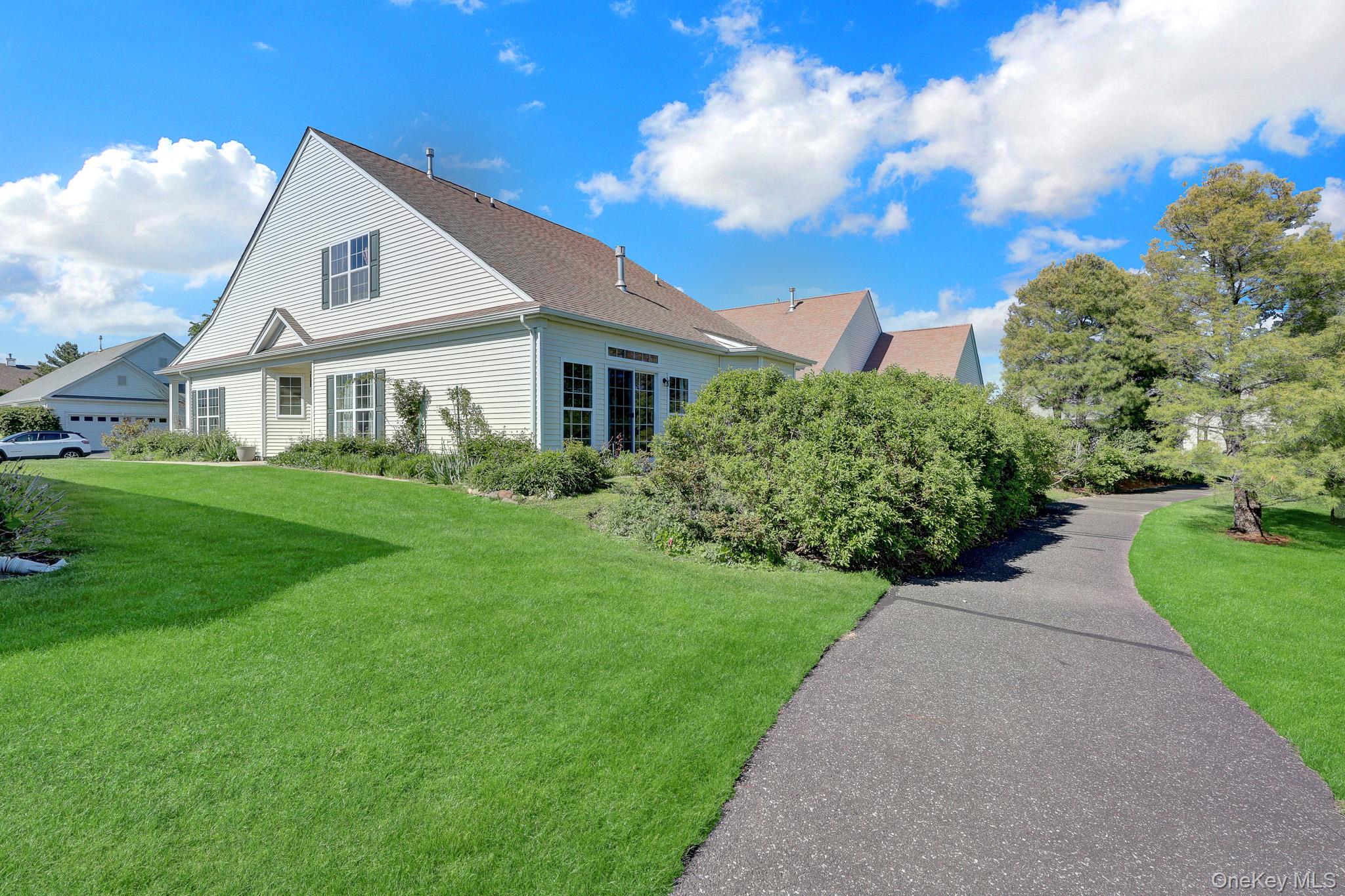 10 Louden Loop Property Photo 2