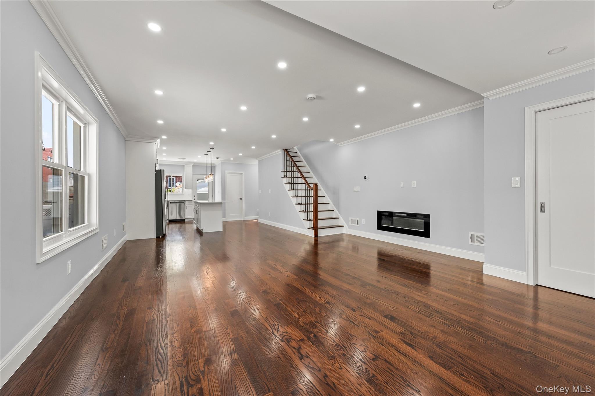7019 Manse Street Property Photo 4