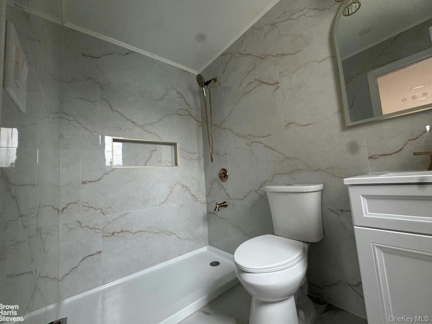 96 Nassau Street Property Photo 6