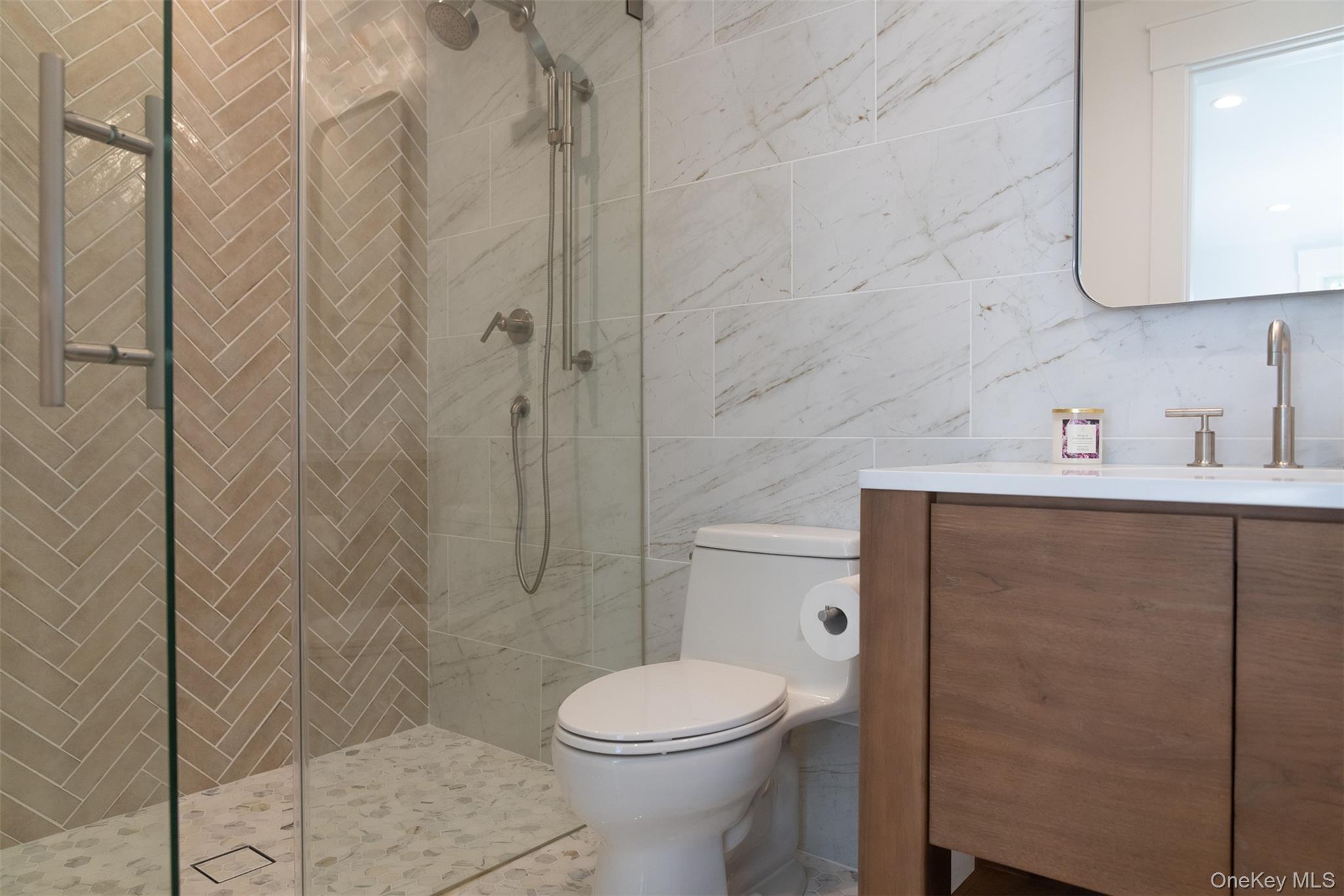 550 Madison Avenue Property Photo 9
