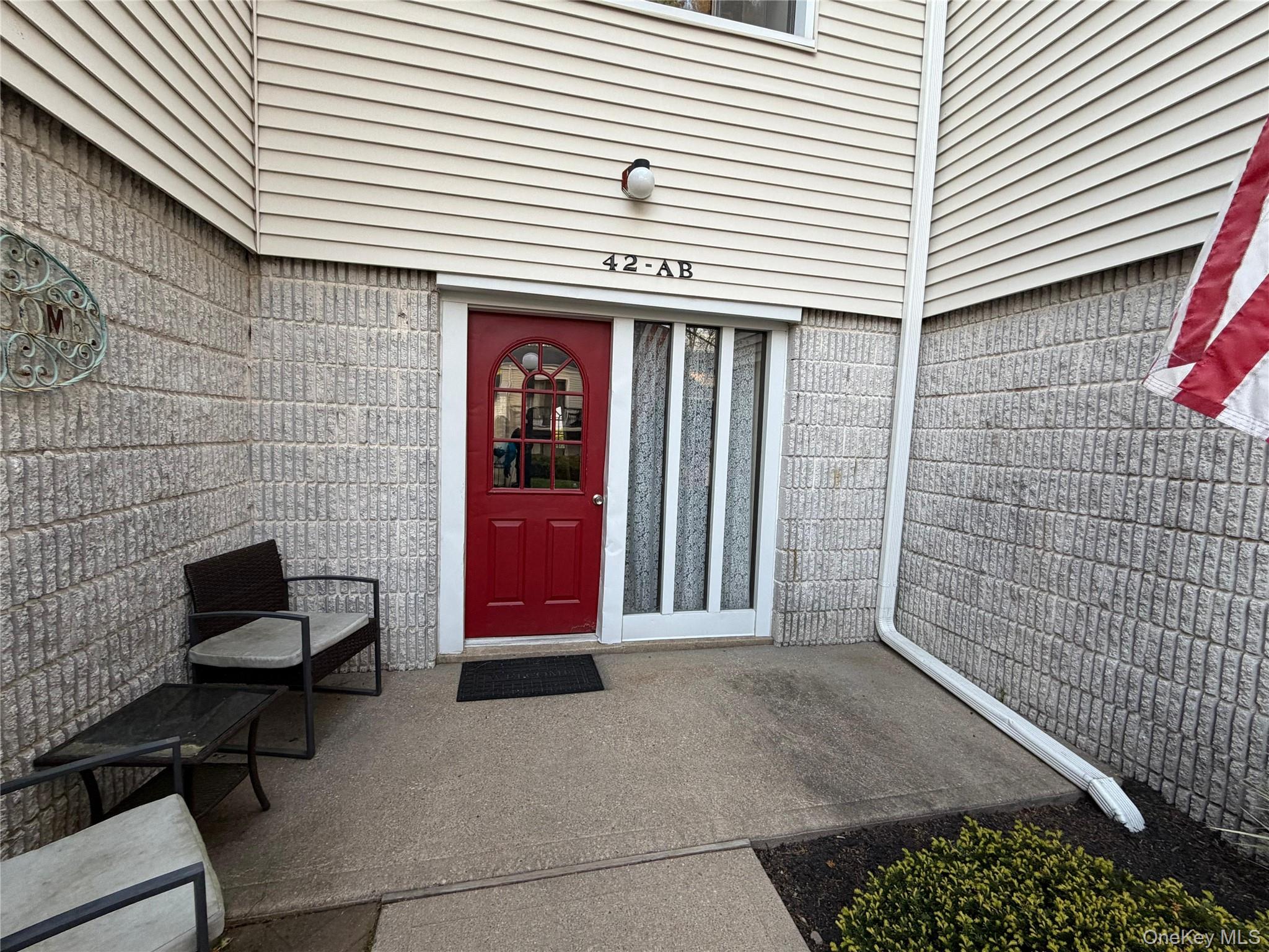 42 Richmond Boulevard 1b Property Photo 2
